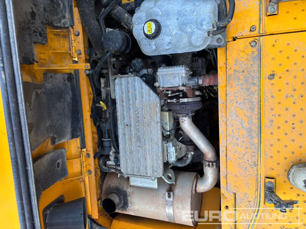 Excavadora de cadenas 2015 JCB JS130LC: foto 18 Excavadora de cadenas 2015 JCB JS130LC: foto 18