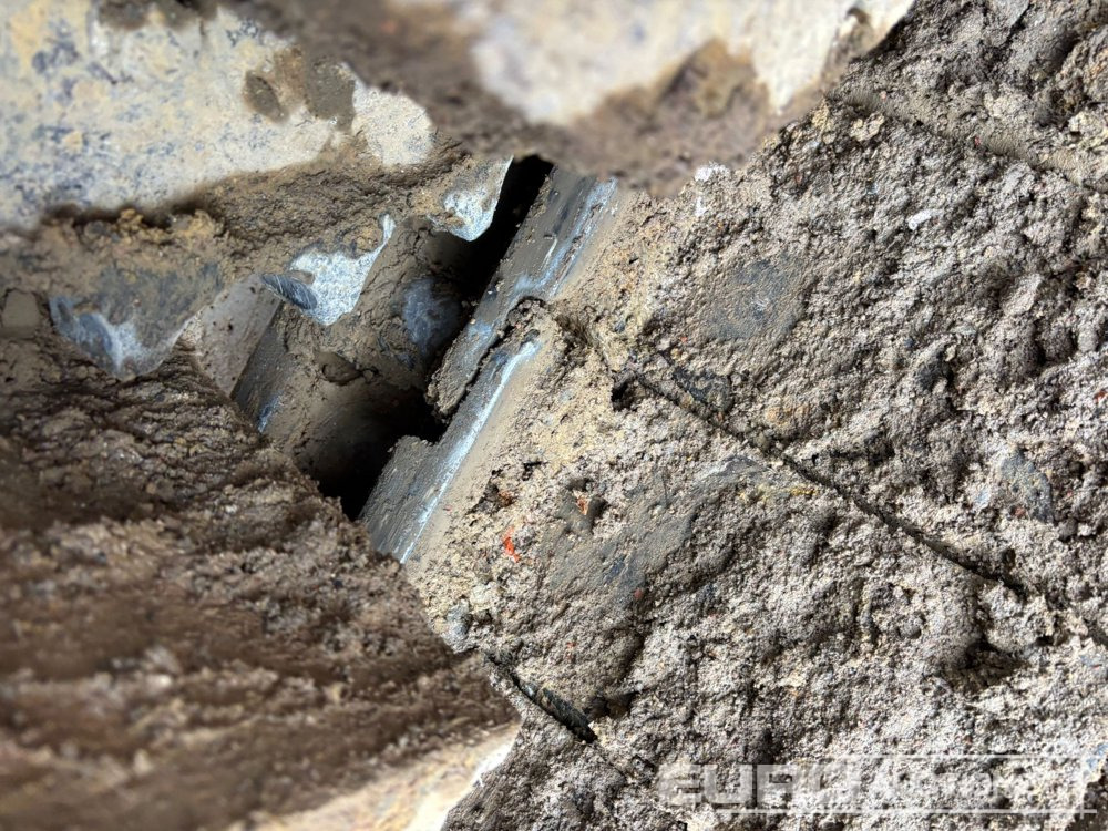 Excavadora de cadenas 2015 JCB JS130LC: foto 7 Excavadora de cadenas 2015 JCB JS130LC: foto 7