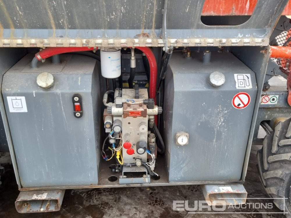 Plataforma elevadora 2015 SkyJack SJ6826RT: foto 31
