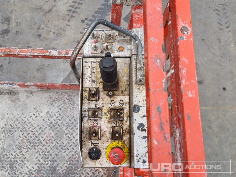 Plataforma elevadora 2015 SkyJack SJ6826RT: foto 33