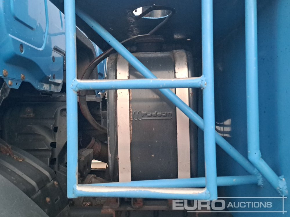 Camión volquete 2016 Mercedes Arocs 3240: foto 18