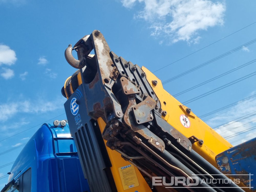 Camión caja abierta para transporte de equipos pesados 2016 Scania R490: foto 26