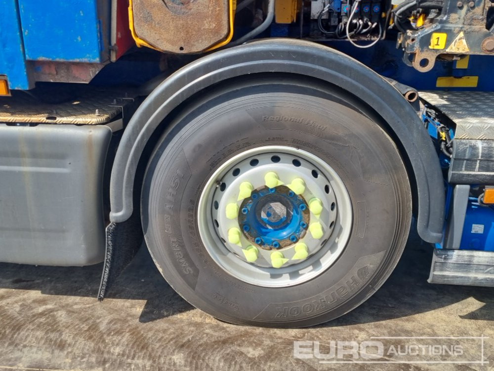 Camión caja abierta para transporte de equipos pesados 2016 Scania R490: foto 15