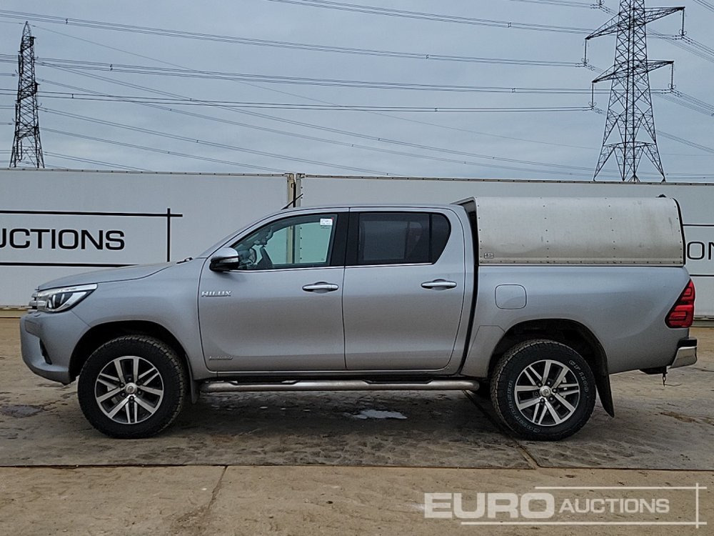 2016 Toyota Hilux Invincible - Pick-up: foto 2 2016 Toyota Hilux Invincible - Pick-up: foto 2