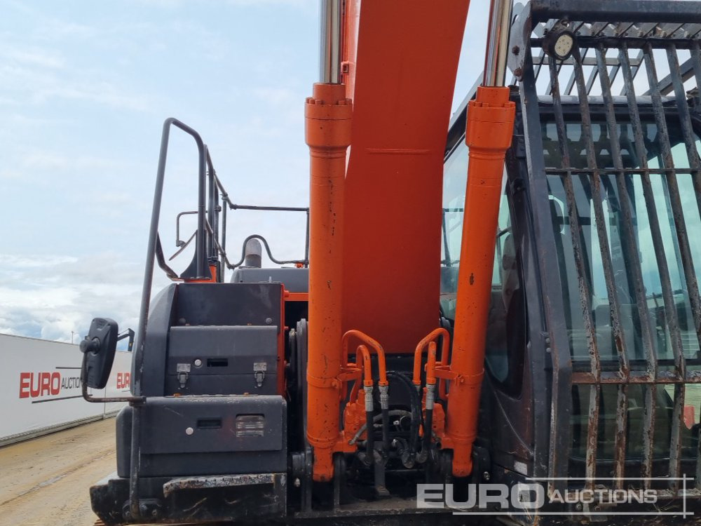 Excavadora de cadenas 2017 Hitachi ZX210LC-6: foto 22