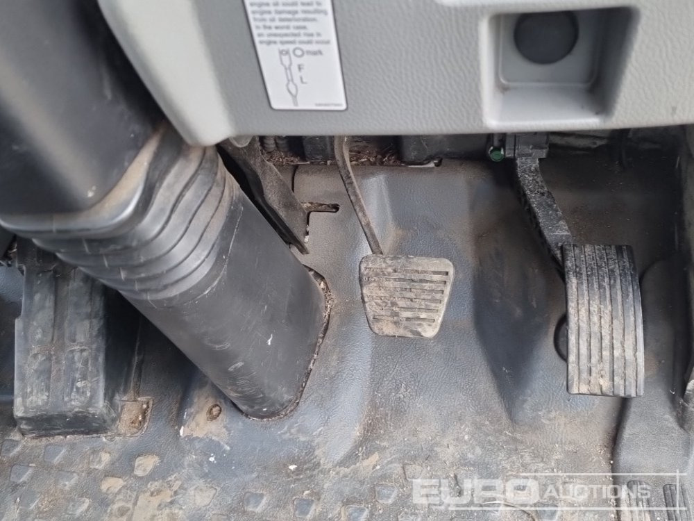 Camión volquete 2017 Mitsubishi Canter 7C15: foto 39