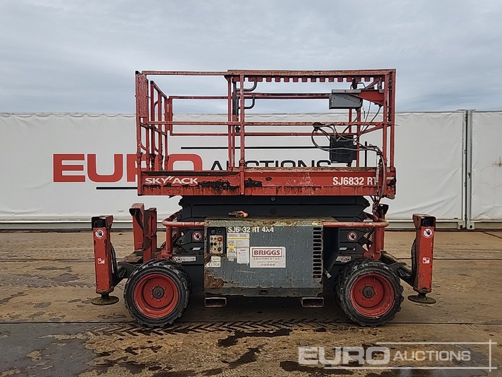 2017 SkyJack SJ6832RT - Plataforma elevadora: foto 2 2017 SkyJack SJ6832RT - Plataforma elevadora: foto 2