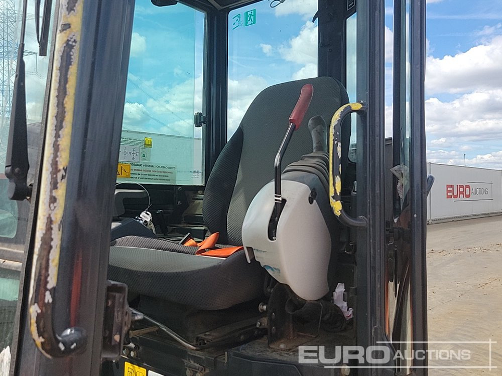 Miniexcavadora 2019 Hitachi ZX26U-5A: foto 44