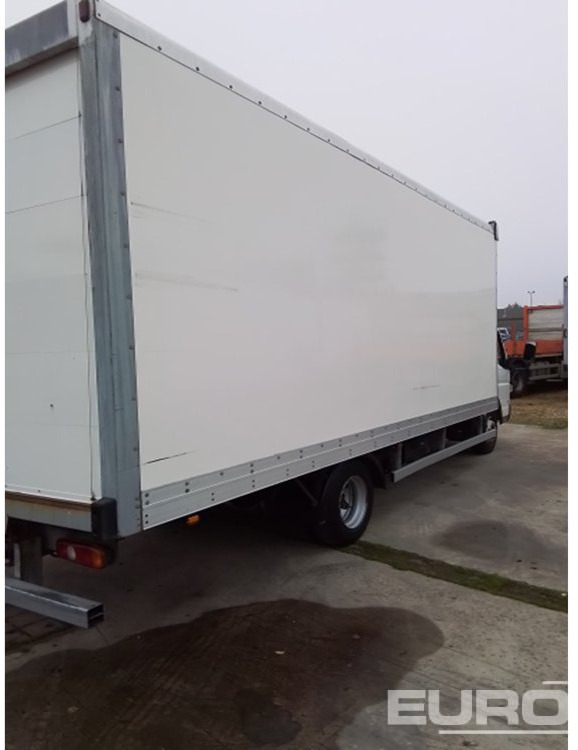 2020 Mitsubishi Fuso Canter - Camión caja cerrada: foto 2 2020 Mitsubishi Fuso Canter - Camión caja cerrada: foto 2