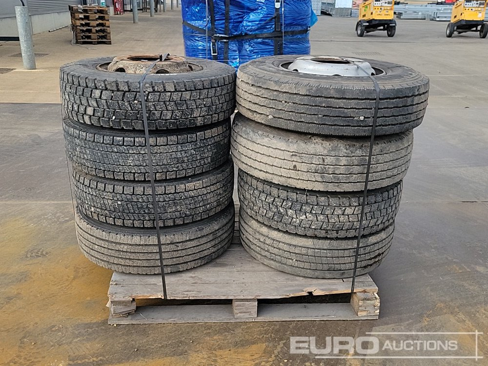 9.5R17.5 Tyre & Rim (4 of), 225/75R17.5 Tyre & Rim - Neumático: foto 1 9.5R17.5 Tyre & Rim (4 of), 225/75R17.5 Tyre & Rim - Neumático: foto 1