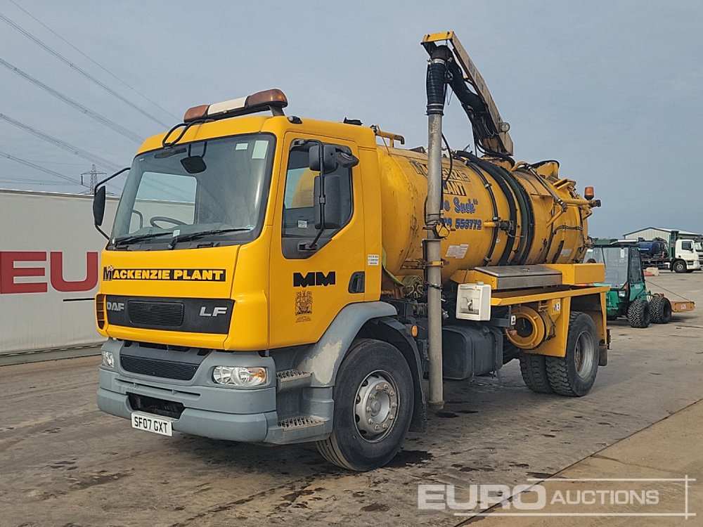 DAF LF55.220 - Camión cisterna: foto 1 DAF LF55.220 - Camión cisterna: foto 1