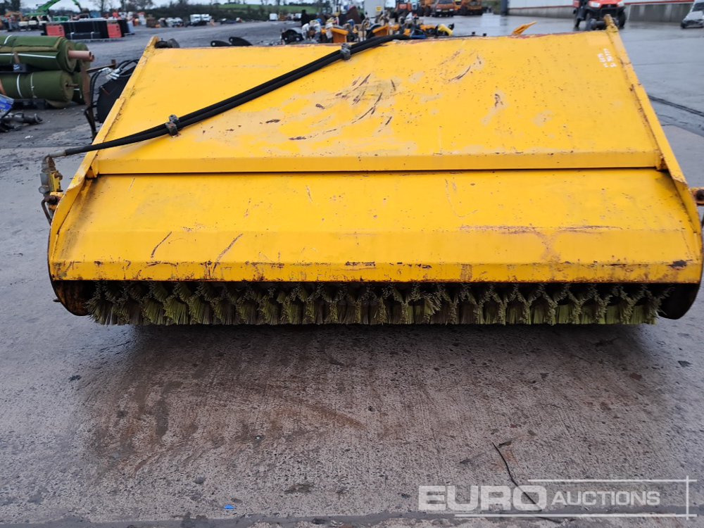 90" Loading Bucket/Sweeper to suit ManitouTelehandler - Equipo de manutención: foto 5 90" Loading Bucket/Sweeper to suit ManitouTelehandler - Equipo de manutención: foto 5