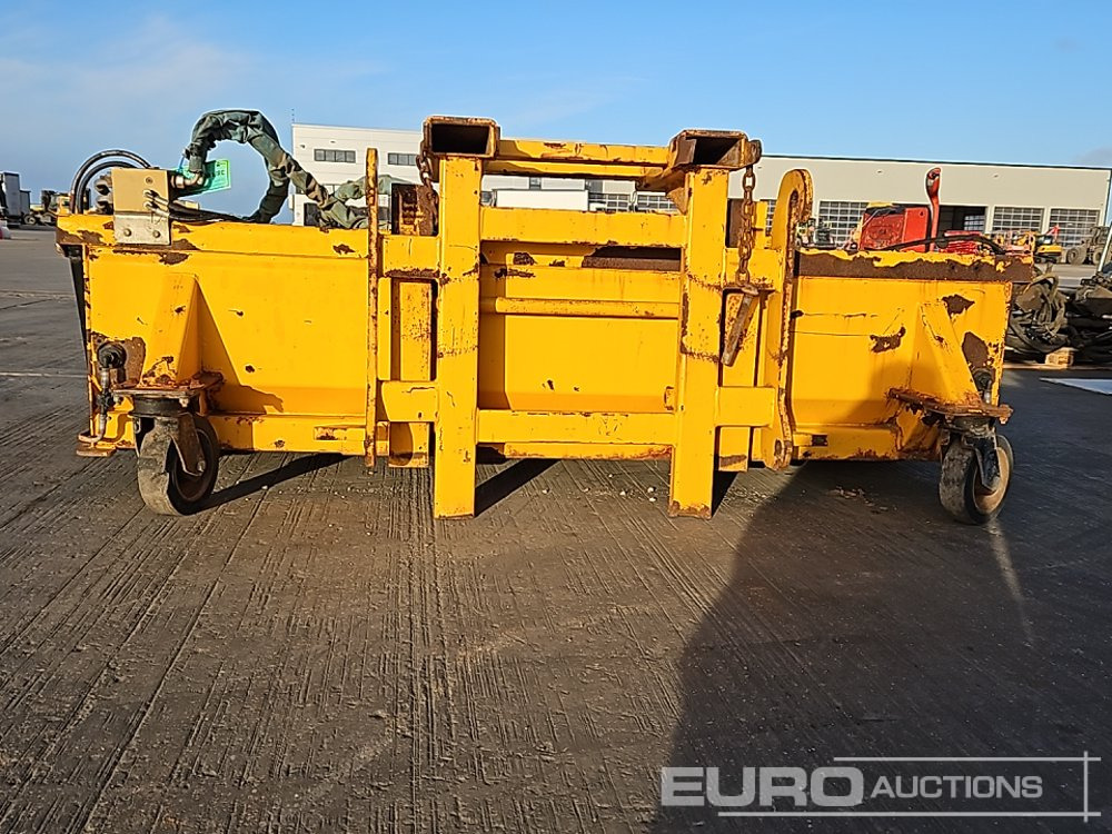 JCB Hydraulic Sweeper Collector to suit Telehandler - Equipo de manutención: foto 2 JCB Hydraulic Sweeper Collector to suit Telehandler - Equipo de manutención: foto 2