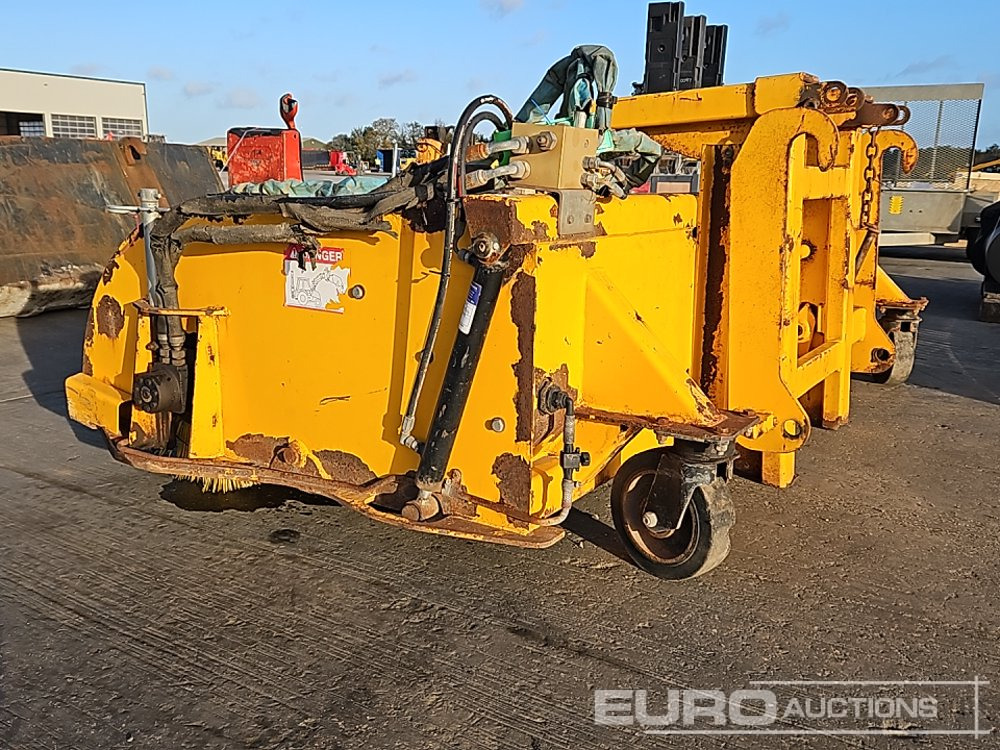 JCB Hydraulic Sweeper Collector to suit Telehandler - Equipo de manutención: foto 1 JCB Hydraulic Sweeper Collector to suit Telehandler - Equipo de manutención: foto 1