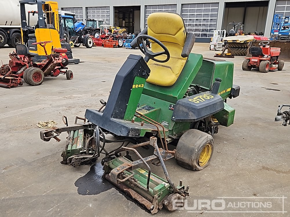 John Deere 2243 - Cortacésped: foto 2 John Deere 2243 - Cortacésped: foto 2