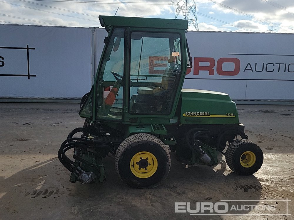 John Deere 3235B - Cortacésped: foto 2 John Deere 3235B - Cortacésped: foto 2