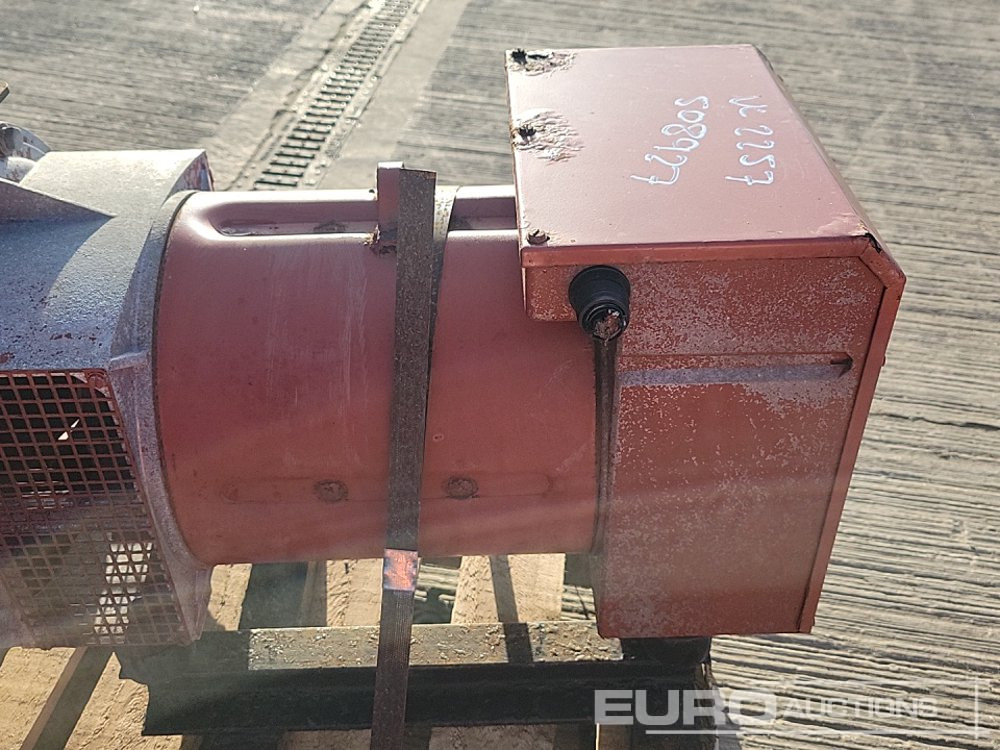 Generador industriale Kubota 7kVA Generator, 3 Cylinder Engine: foto 11 Generador industriale Kubota 7kVA Generator, 3 Cylinder Engine: foto 11