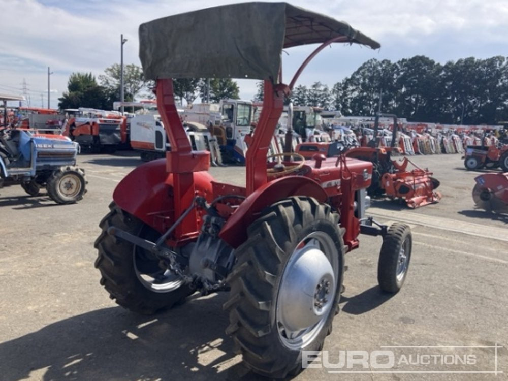 Massey Ferguson 133 - Tractor: foto 3 Massey Ferguson 133 - Tractor: foto 3