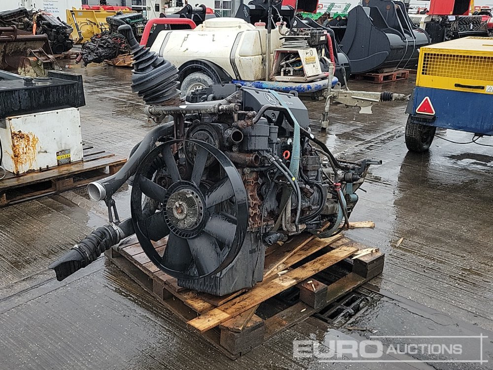 Mercedes 4 Cylinder Engine, Gearbox - Motor: foto 1 Mercedes 4 Cylinder Engine, Gearbox - Motor: foto 1