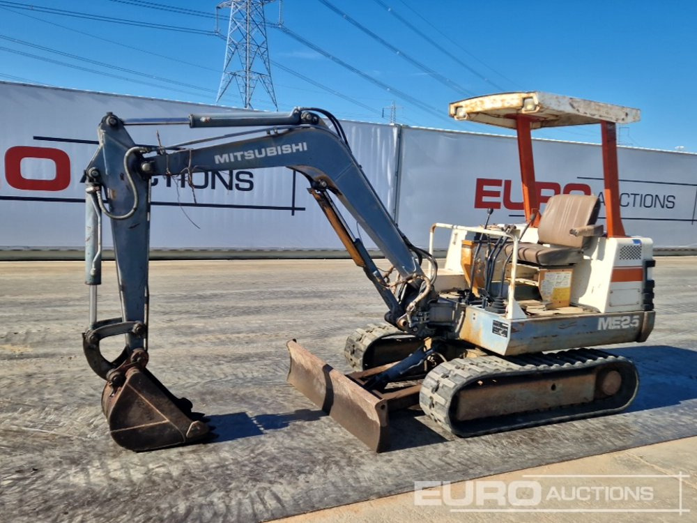 Mitsubishi ME25 - Miniexcavadora: foto 1 Mitsubishi ME25 - Miniexcavadora: foto 1