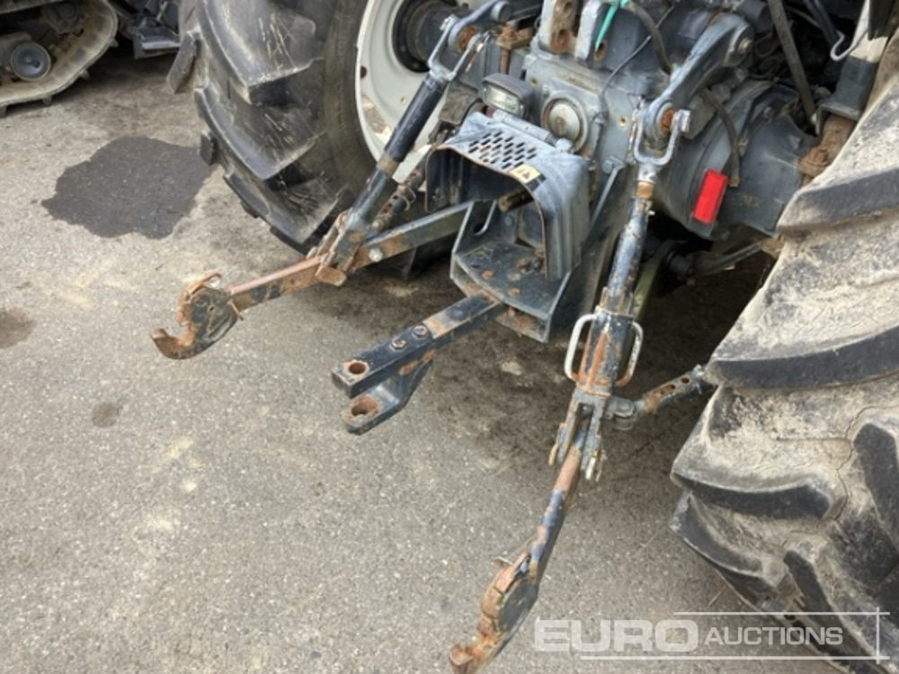 New Holland T4040 - Tractor: foto 5 New Holland T4040 - Tractor: foto 5