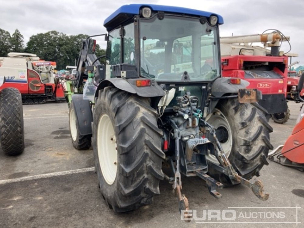 New Holland T4040 - Tractor: foto 4 New Holland T4040 - Tractor: foto 4