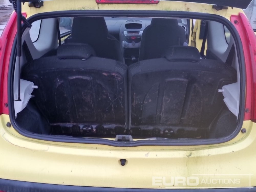 Coche Peugeot 107: foto 32 Coche Peugeot 107: foto 32