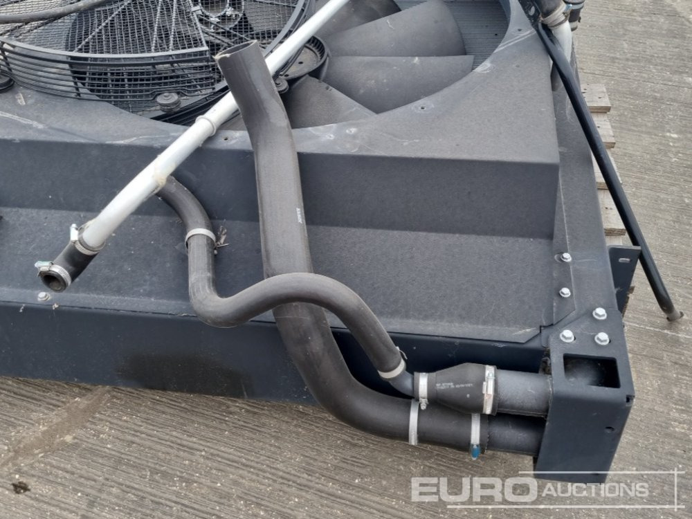 Piezas de recambio Radiator & Fan to suit Engine: foto 16