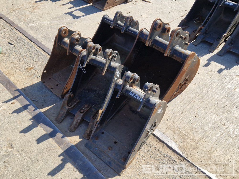 Rhinox 18", 18", 12", 12", 12" Digging Bucket 30mm Pin to suit Mini Excavator - Cazo: foto 1 Rhinox 18", 18", 12", 12", 12" Digging Bucket 30mm Pin to suit Mini Excavator - Cazo: foto 1