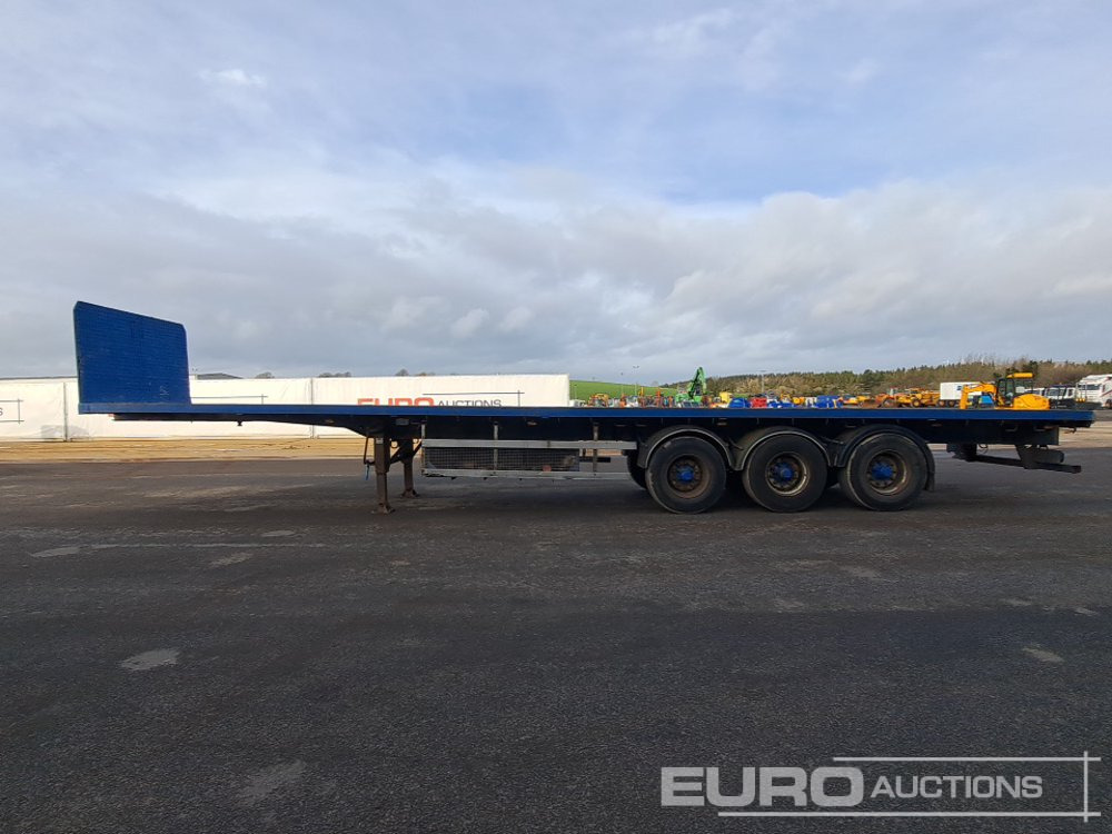 SDC 45' Tri Axle Flat Trailer, BPW Axles, Goal Post Sockets, Twist Locks - Semirremolque plataforma/ Caja abierta: foto 2 SDC 45' Tri Axle Flat Trailer, BPW Axles, Goal Post Sockets, Twist Locks - Semirremolque plataforma/ Caja abierta: foto 2