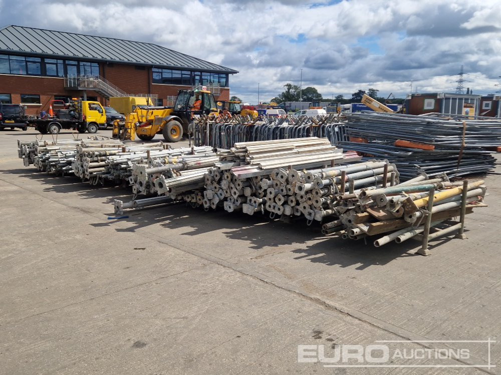 Selection of Shuttering Props, Shoring Props, Kwikstage Poles, Galvanised Rails, Frame Work Supports (10 Stillages of) - Equipo de construcción: foto 3 Selection of Shuttering Props, Shoring Props, Kwikstage Poles, Galvanised Rails, Frame Work Supports (10 Stillages of) - Equipo de construcción: foto 3