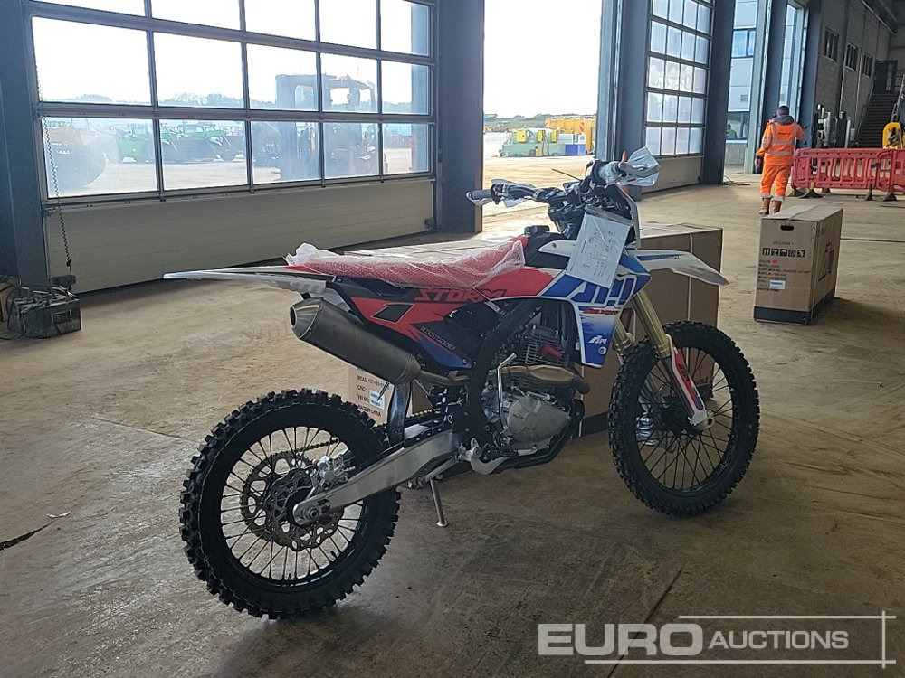 Motocicleta Unused 2025 Apollo Storm 300cc Motorcross Bike, 21" Front, 18" Rear Tyres, Electric Start, Air Cooled, Hydraulic Suspension, Disc Brakes, Lighting Kit (UNASSEMBLED): foto 40