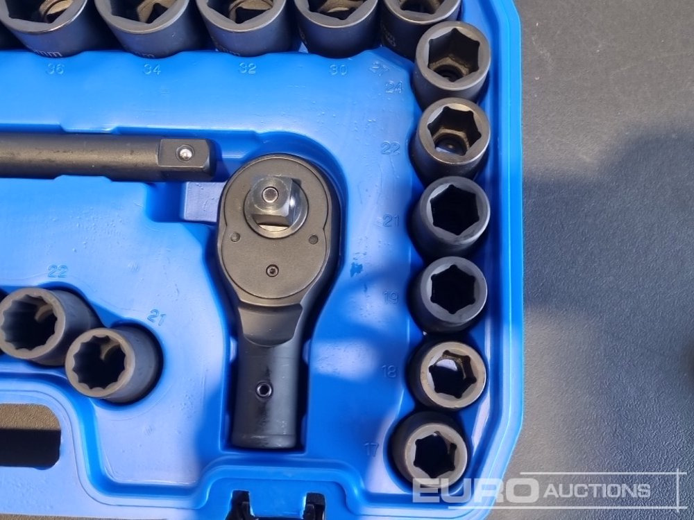 Equipo de taller Unused 2025 Boss 3/4" 30pc Heavy Duty Pneumatic Socket Set, 4" Connecting Rod, 8" Connecting Rod, Ratchet Wrench,  20" Sliding Rod, 18" Bending Rod Universal Coupling, Adapter1-3/4": foto 13