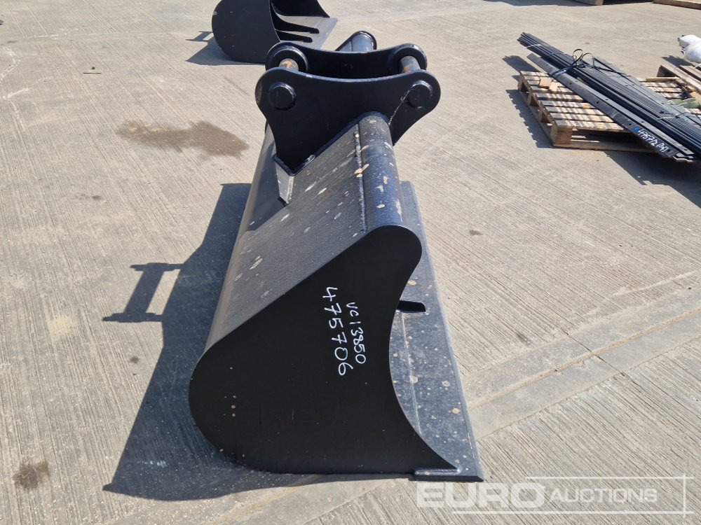 Cazo nuevo Unused 70" Ditching Bucket 65mm Pin to suit 13 Ton Excavator: foto 6