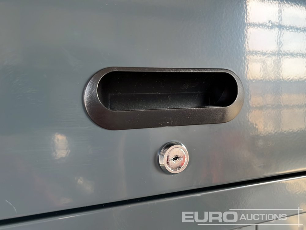 Equipo de taller Unused Boss 2.6m 9 Drawer, 5 Cabinet Tool Station: foto 16