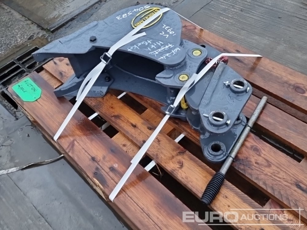 Unused Strickland Manual QH, 9" Digging Bucket 30mm Pin to suit Mini Excavator - Cazo: foto 1 Unused Strickland Manual QH, 9" Digging Bucket 30mm Pin to suit Mini Excavator - Cazo: foto 1