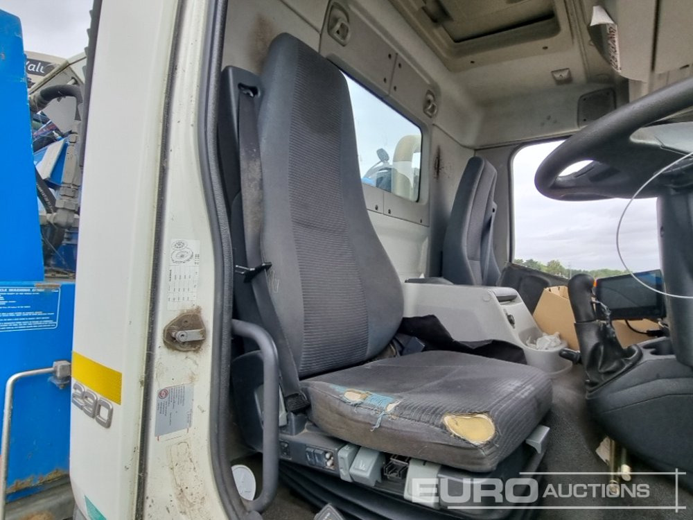 Camión cisterna Volvo FL290: foto 30