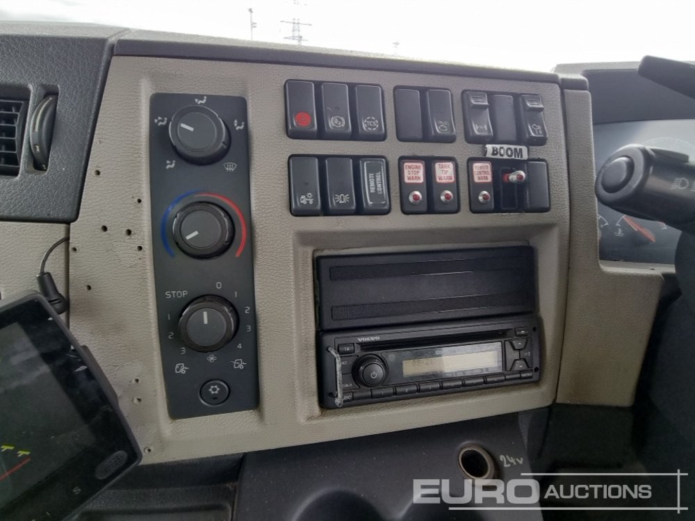 Camión cisterna Volvo FL290: foto 34