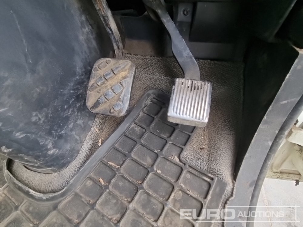 Camión cisterna Volvo FL290: foto 31