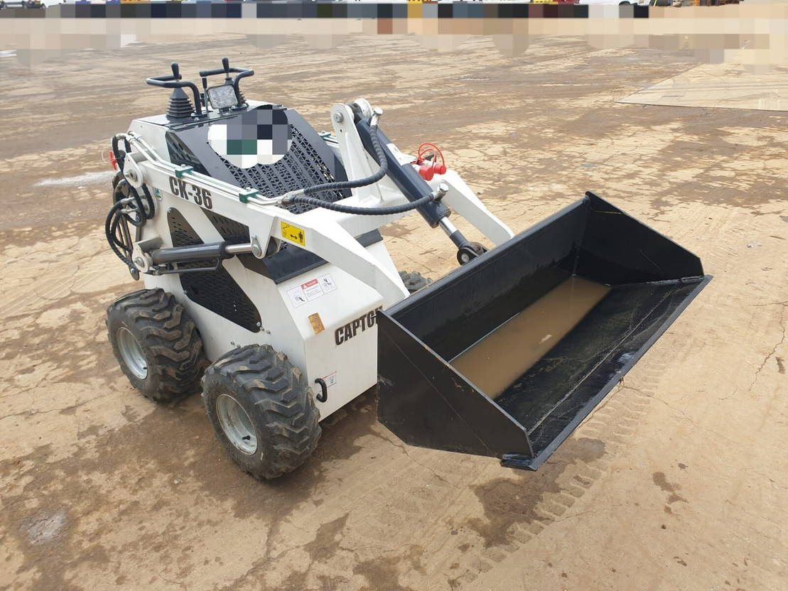 Diversen CK-36 - Minicargadora: foto 1 Diversen CK-36 - Minicargadora: foto 1