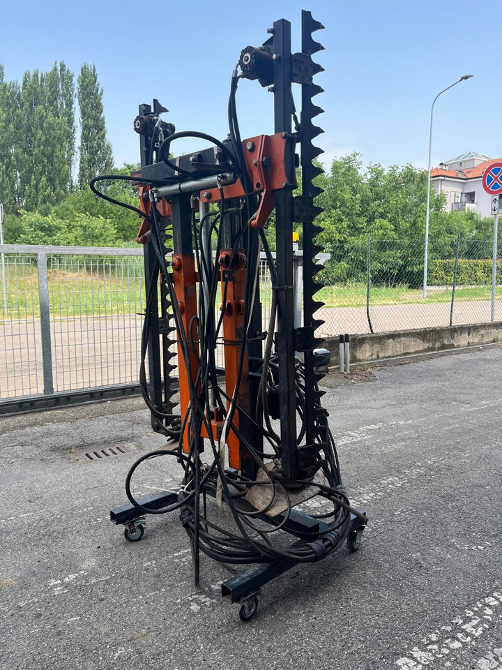 Cimatrice usata Rinieri doppia - Desbrozadora de martillos/ Trituradora: foto 2 Cimatrice usata Rinieri doppia - Desbrozadora de martillos/ Trituradora: foto 2