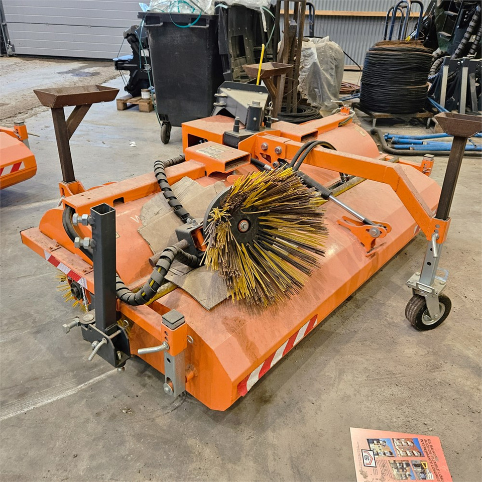 BM ZML200 - Barredora cucharón: foto 1 BM ZML200 - Barredora cucharón: foto 1