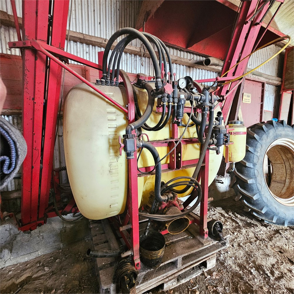 Hardi LXY 800 - Pulverizador: foto 1 Hardi LXY 800 - Pulverizador: foto 1