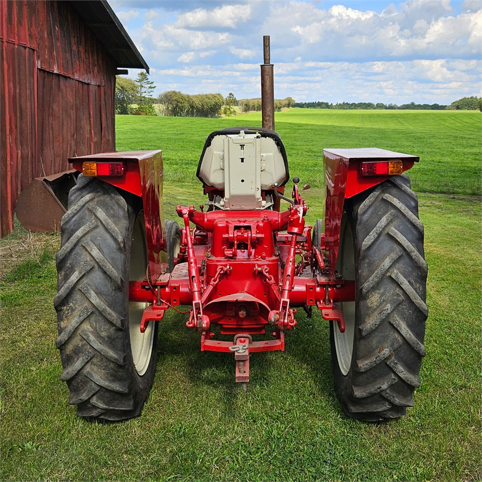 IH 444 - Tractor: foto 5 IH 444 - Tractor: foto 5