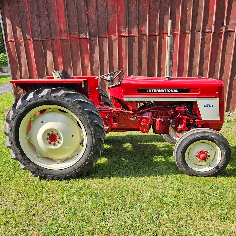 IH 444 - Tractor: foto 3 IH 444 - Tractor: foto 3