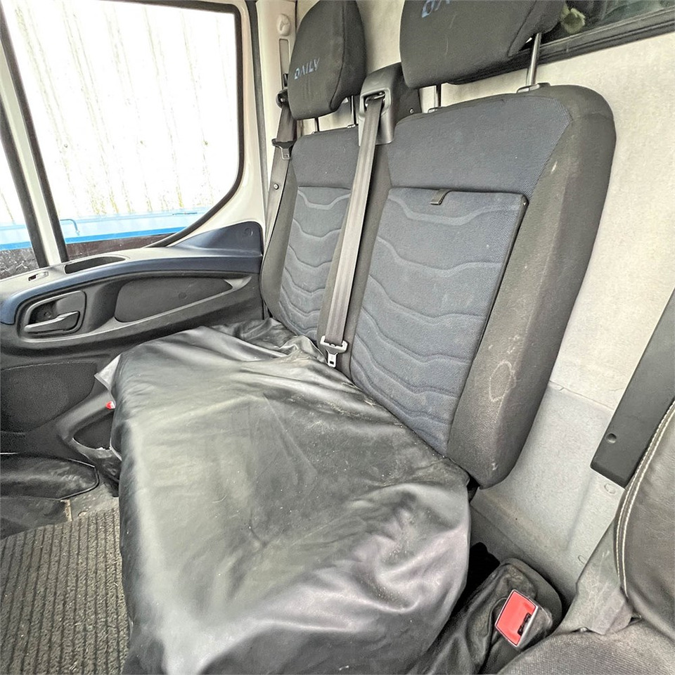 Leasing de Iveco 35s18 Iveco 35s18: foto 14