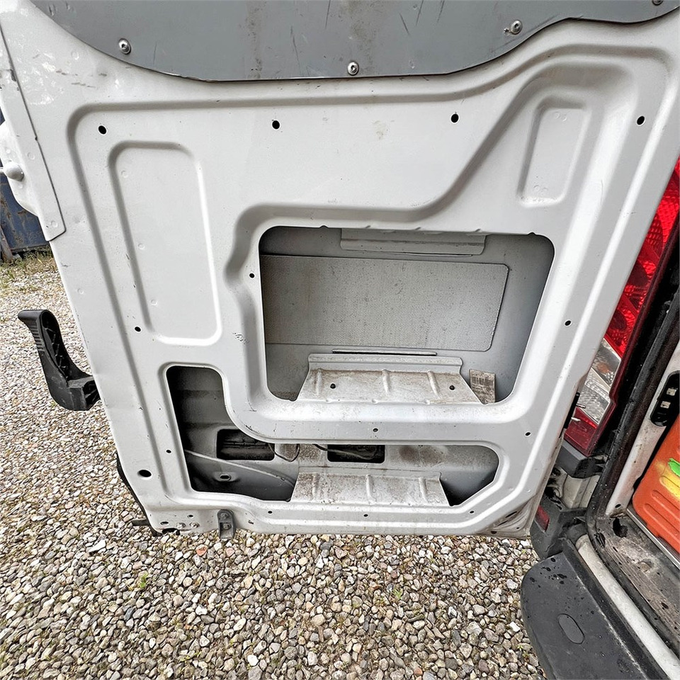Leasing de Iveco 35s18 Iveco 35s18: foto 38