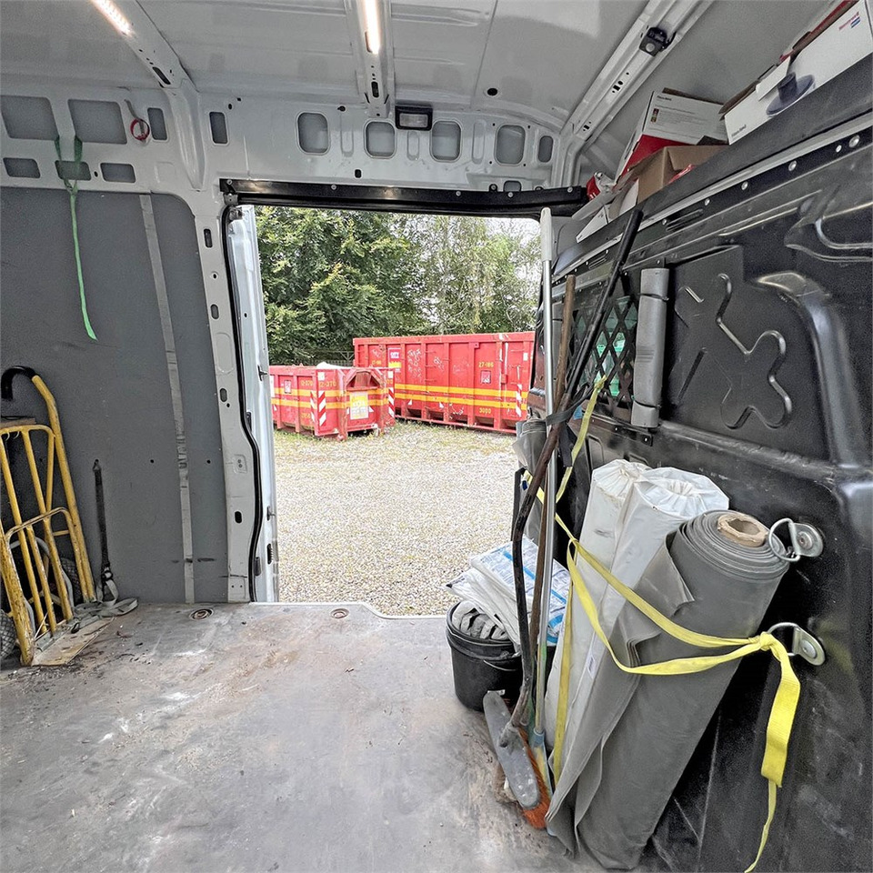 Leasing de Iveco 35s18 Iveco 35s18: foto 33