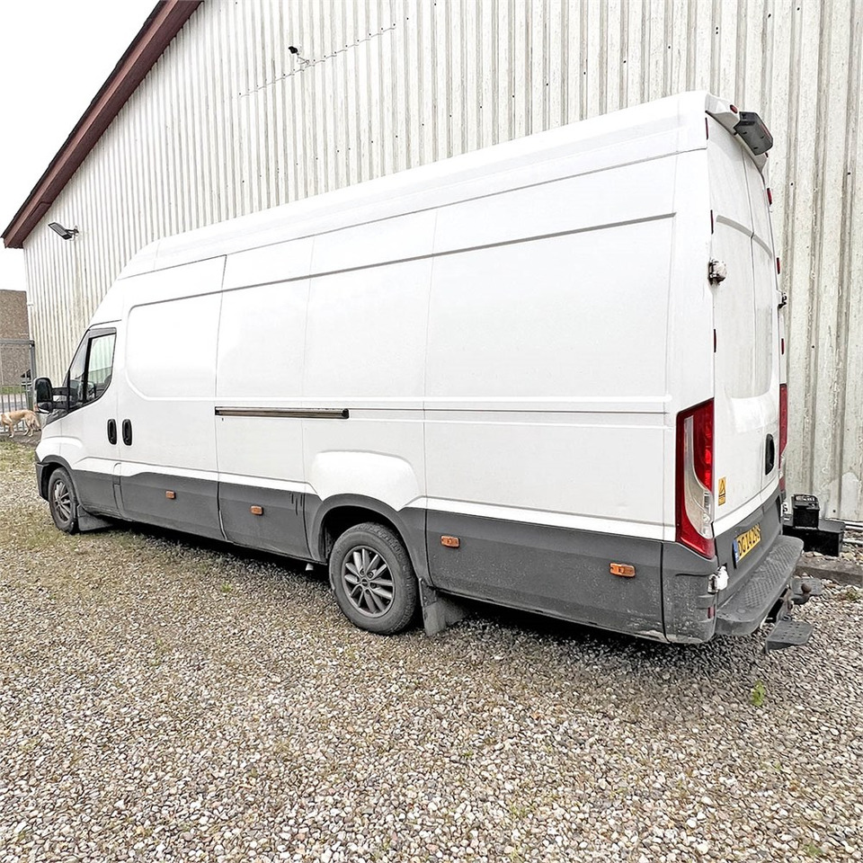 Leasing de Iveco 35s18 Iveco 35s18: foto 6