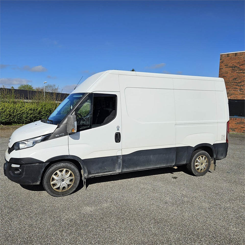 Iveco Daily 35s17 3,0D - Furgón: foto 2 Iveco Daily 35s17 3,0D - Furgón: foto 2